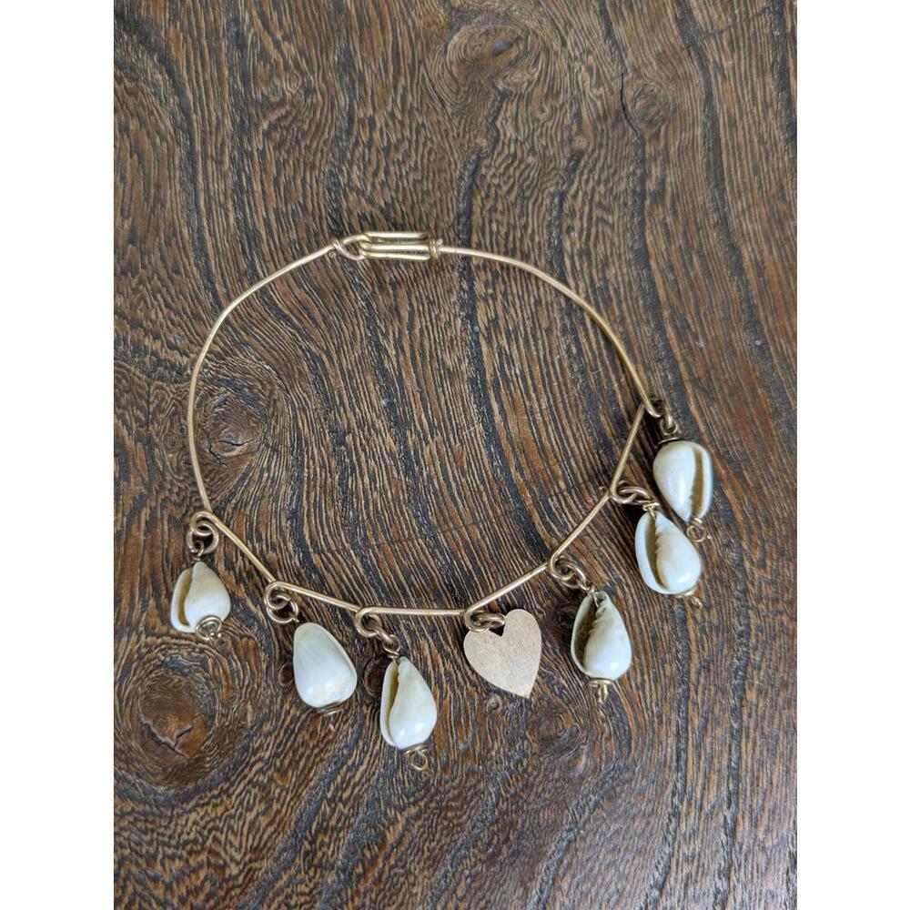 1990's little cowrie shell heart bangle